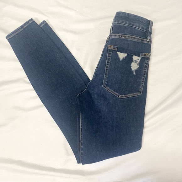 Good American Good Legs Crop Distressed Skinny Jeans NWT - Picture 8 of 10